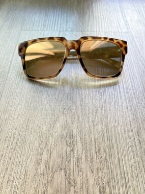 quay australia on the prowl brown tortoise mirrored oversized square sunglasses
